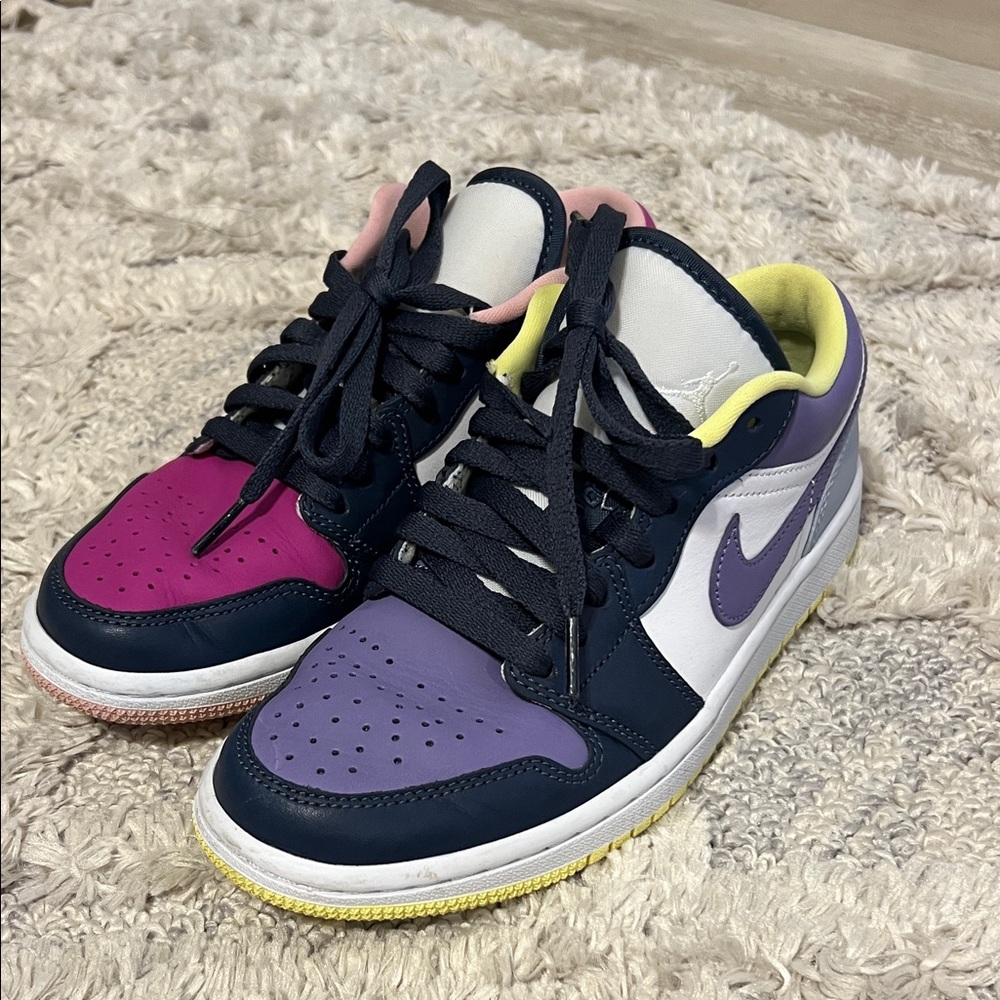 Jordan 1 Low SE mismatched